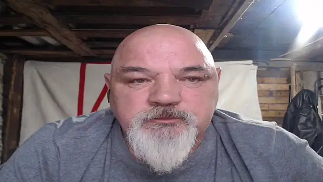 Newfiesausage1972's cam snapshot