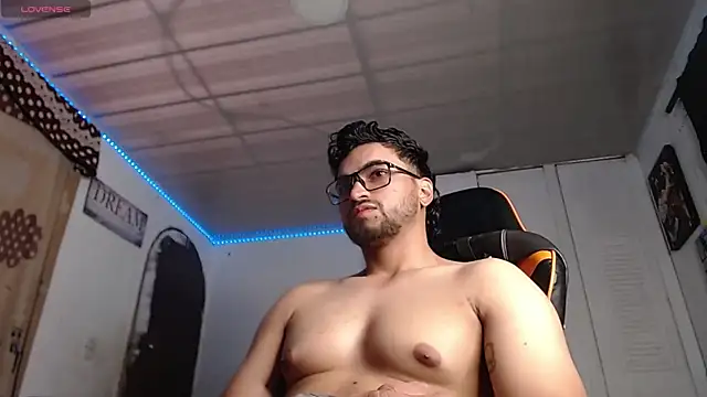 Chrys_harris77's cam snapshot