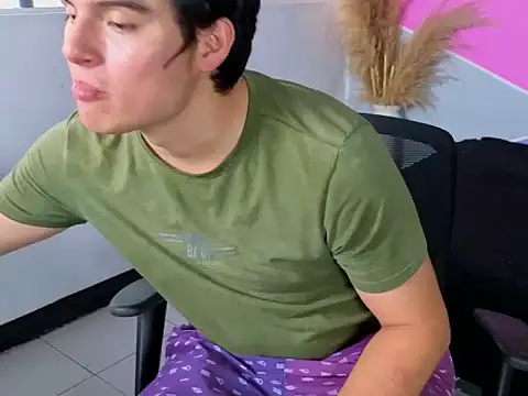 invincible200's cam snapshot