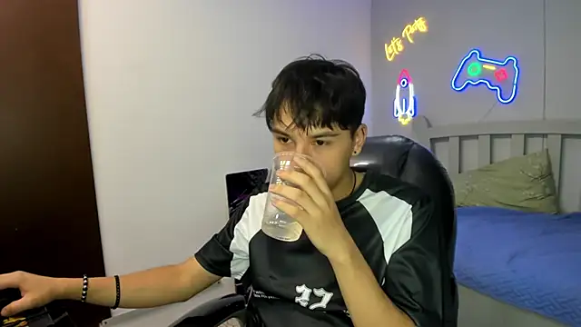 StiwenTwink live sex cam