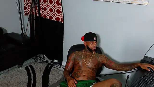 SLANGONDEMHOES's cam snapshot