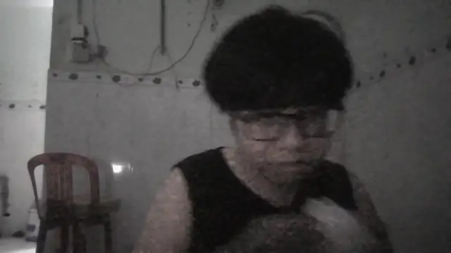 yours_c's cam snapshot