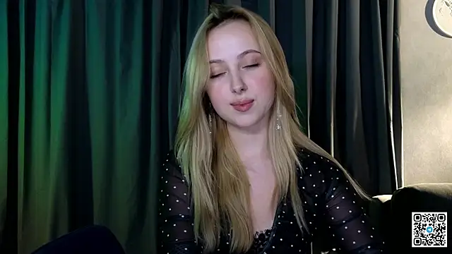 novel__chloe's cam snapshot