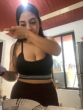 PamelaFtMia's cam snapshot