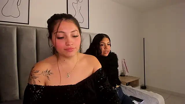 Kyla_Left's cam snapshot