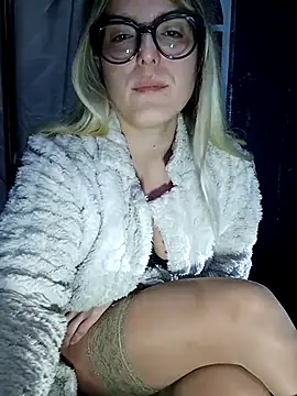 dolcehelena993's cam snapshot