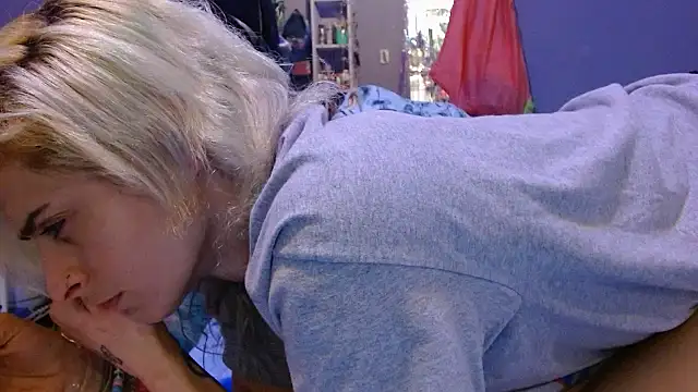 watermellonpussy's cam snapshot