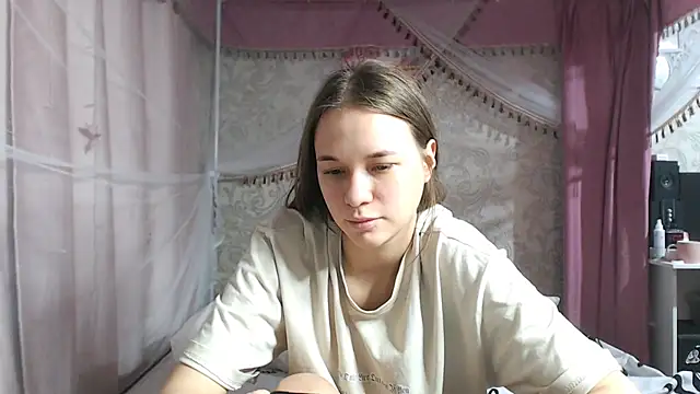 leila_bambi_'s cam snapshot