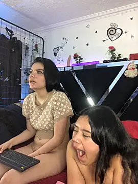 1lovelygirls's cam snapshot