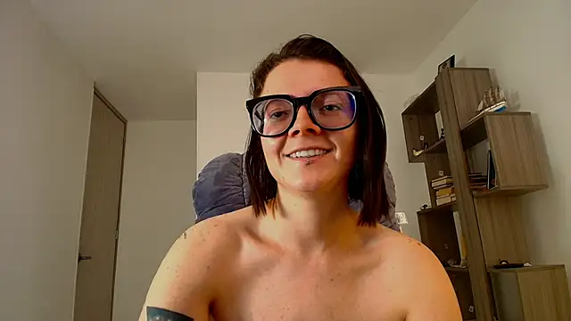 Hannah______'s cam snapshot