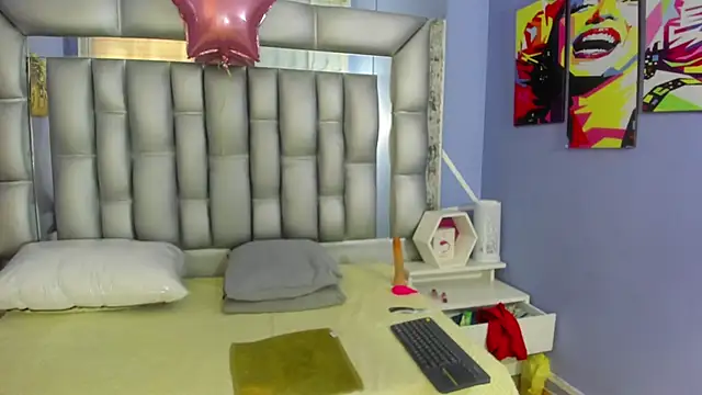 sophia_ny's cam snapshot