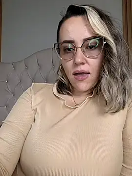 CurvyLust_x's cam snapshot