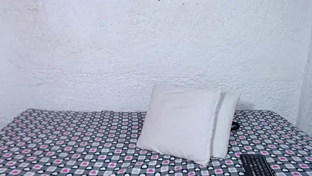 alise_coronado's cam snapshot