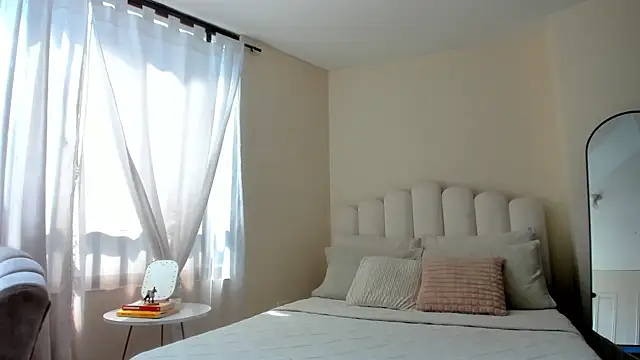 evely_coelloo's cam snapshot