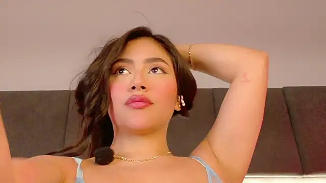 nicolle_pierce's cam snapshot