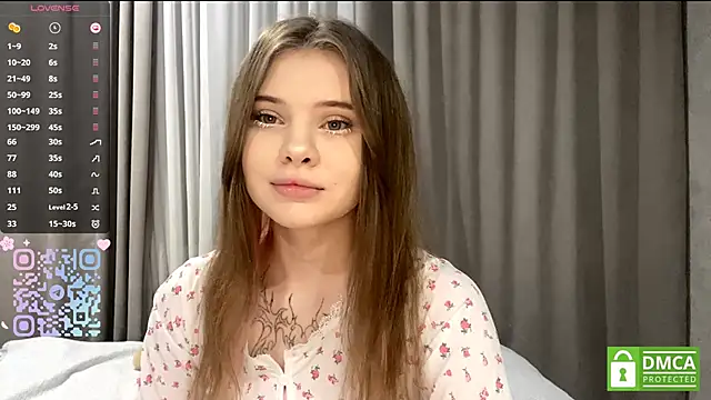 CarolinePepper's cam snapshot