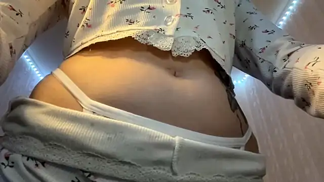 Twist_drip_blonde's cam snapshot