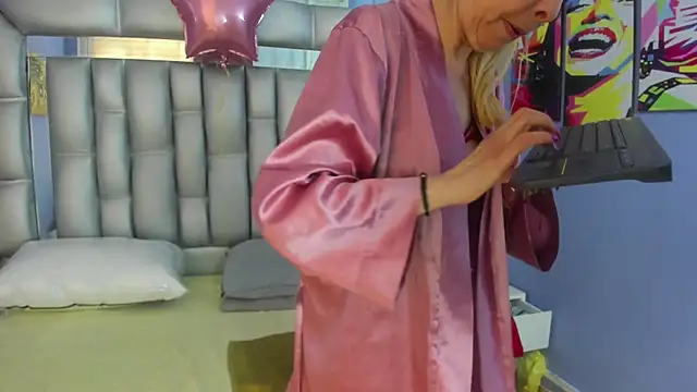 sophia_ny's cam snapshot