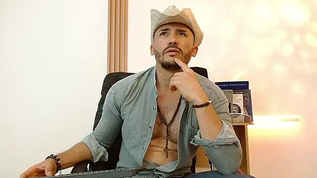 Reiko_85_ live sex cam