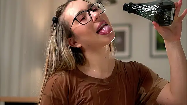 ZitaCring's cam snapshot