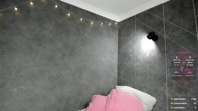 Red_FoxGirl's cam snapshot