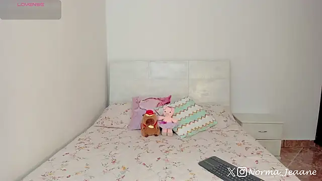 Norma-Jeaane's cam snapshot