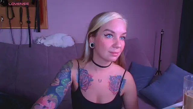 Carrie_Moonshine live sex cam