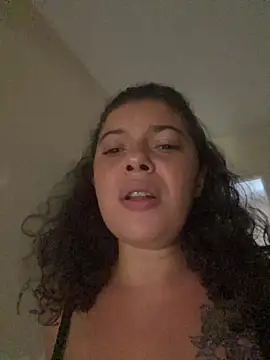 Mari_valda2's cam snapshot