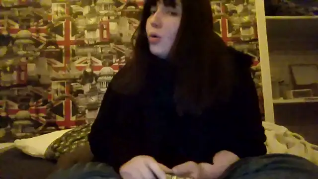 Lynylou's cam snapshot