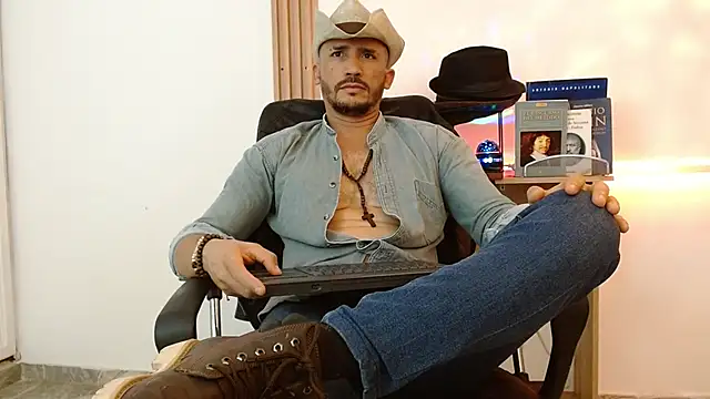 Reiko_85_'s cam snapshot