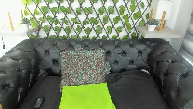 MARGOT_WHISPER's cam snapshot