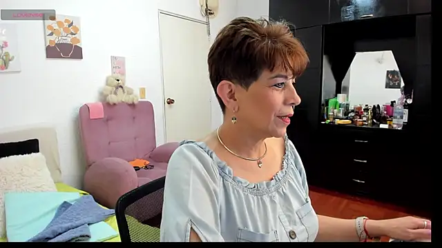 Angelina_Stone_65's cam snapshot