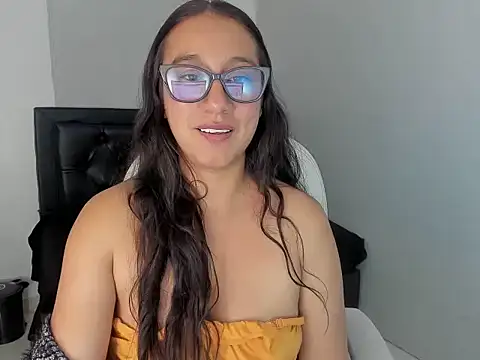 Ivonne_Skariel_Rs's cam snapshot