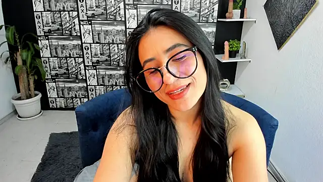 ChloeTurner_'s cam snapshot