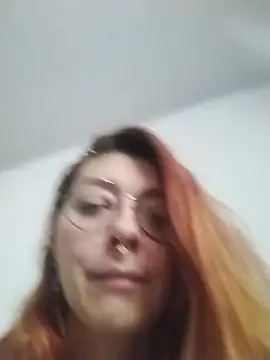 EmilyyRed's cam snapshot