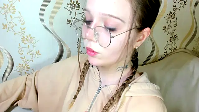 MelMooon's cam snapshot