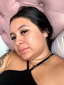 Pretty_Isadora live sex cam