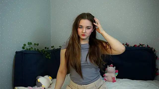 CleotildeBijan's cam snapshot