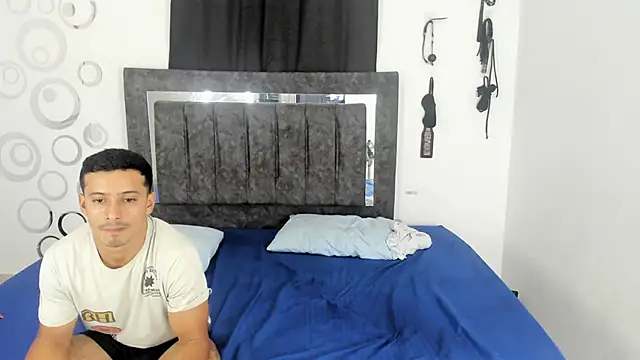 Kenai_Lavis's cam snapshot