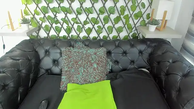 MARGOT_WHISPER's cam snapshot