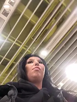 Tisha_Busty live sex cam