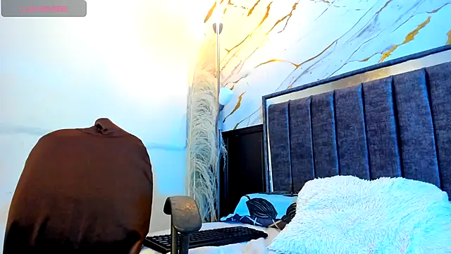 emma_bloom_'s cam snapshot