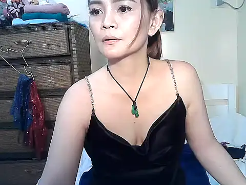 Kisses-13 live sex cam