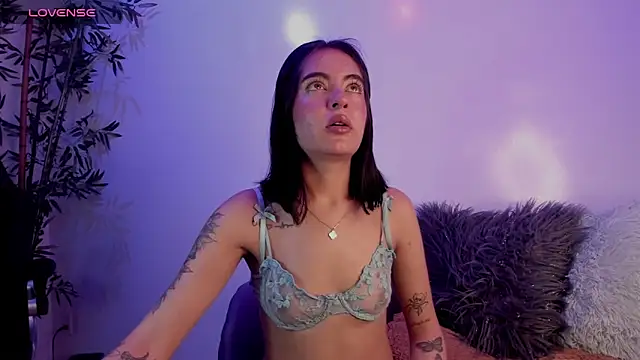 Eiimy_Milleer_'s cam snapshot