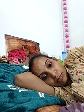 Hotty-Nidhi's cam snapshot