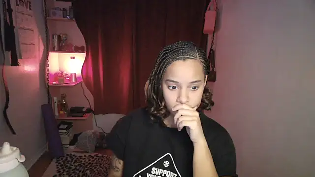 PrettyLittleProblem's cam snapshot