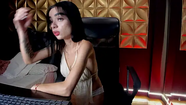 scarlettvelvet_'s cam snapshot