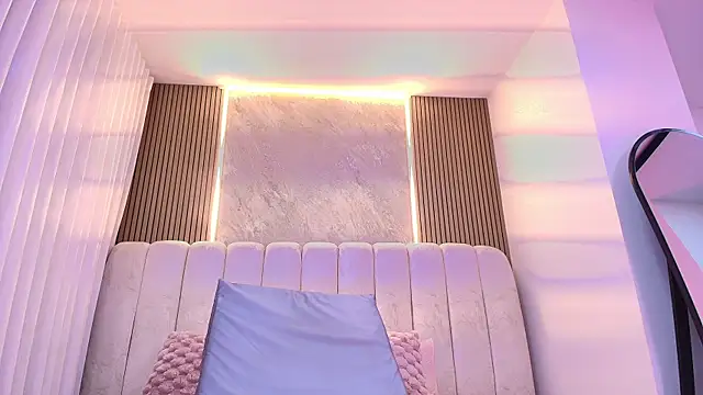 mia_scot's cam snapshot