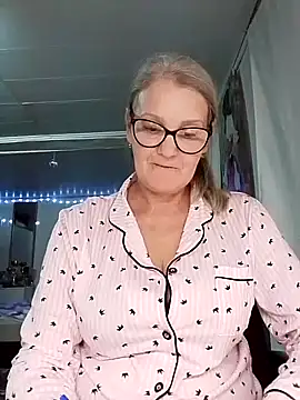 irinamaux live sex cam