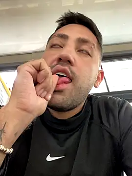 JuanZapata33 live sex cam